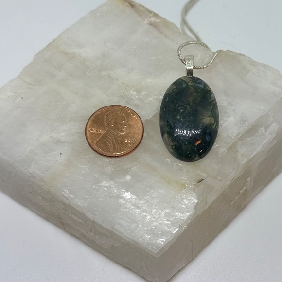 moss agate pendant with sterling silver chain - Picture 3 of 6